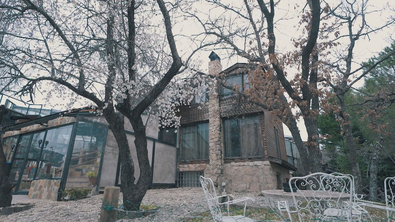 La noche más rural en Lozoya en este alojamiento cuyo uniforme es el albornoz
