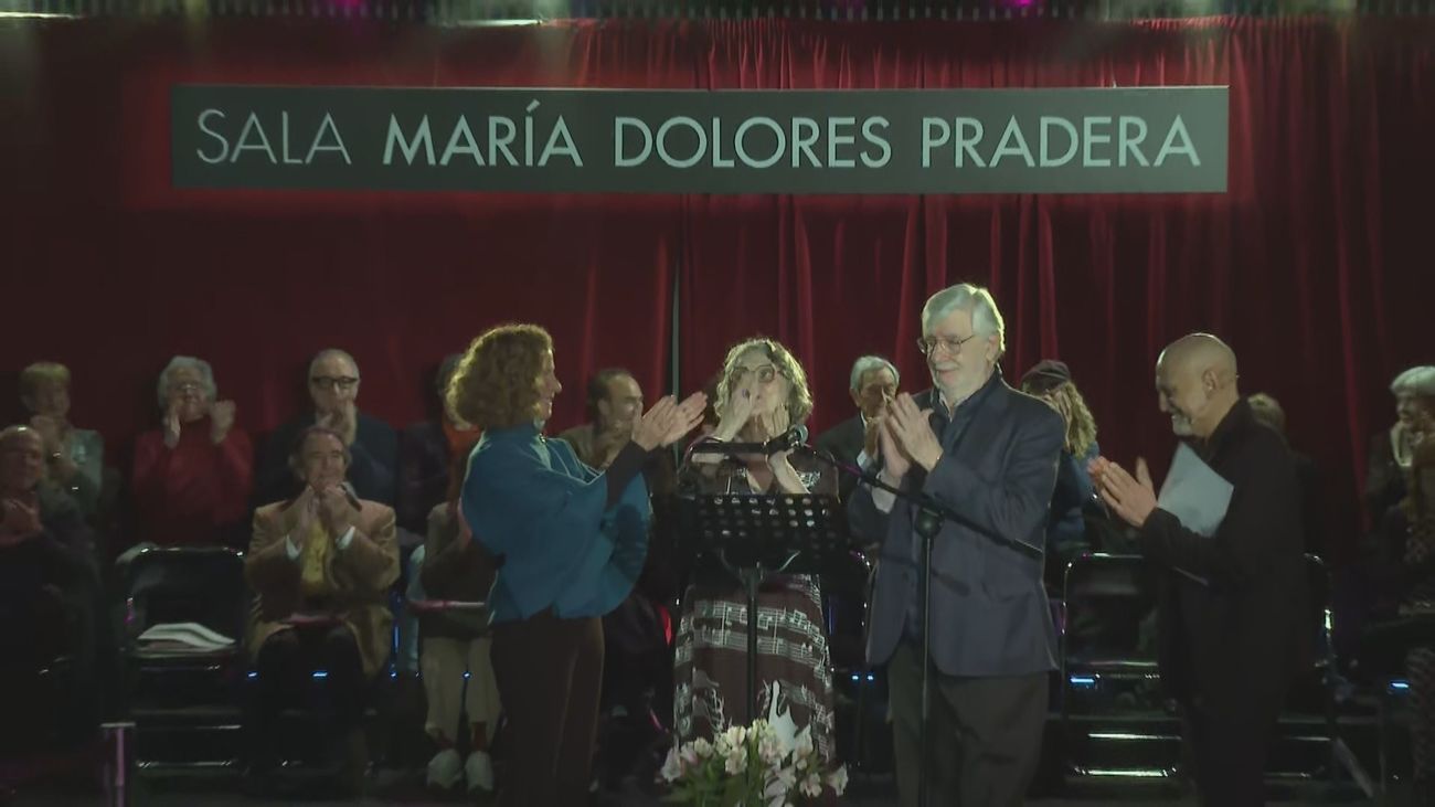 El Teatro Fernán Gómez homenajea a María Dolores Pradera con un nuevo espacio con su nombre
