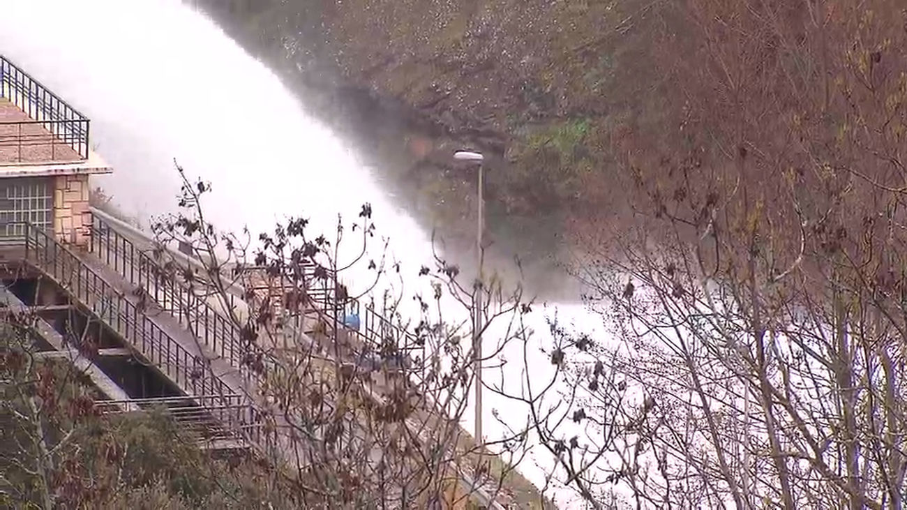 Nueve embalses de Madrid abren sus compuertas para soltar agua