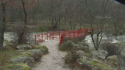 La crecida del río Lozoya mantiene en vilo a los vecinos de varios pueblos