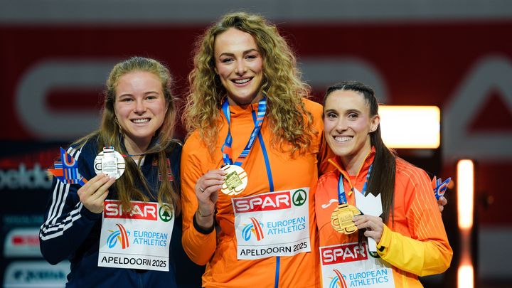 Podio con Paula Sevilla / RFEA