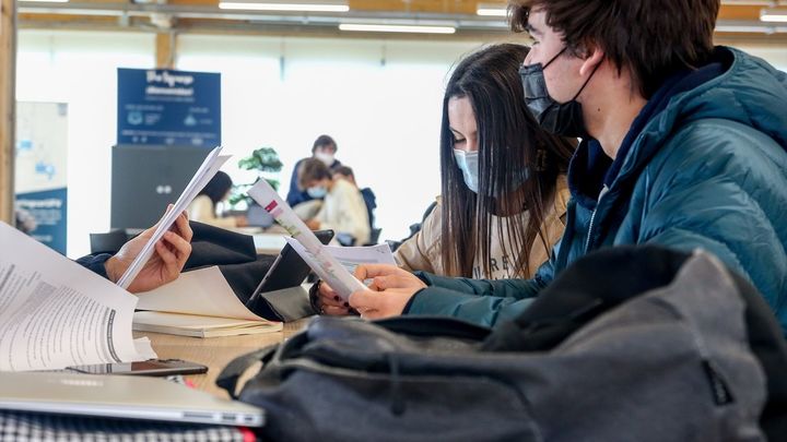 “Los jóvenes tienen problemas porque han pasado cosas graves que no han sabido cómo manejar”, / EUROPA PRESS