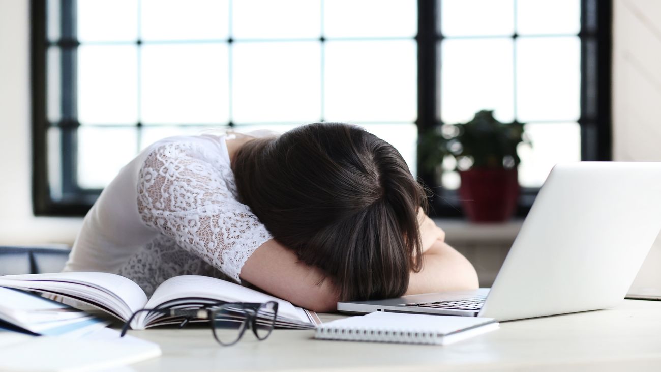 Los españoles duermen poco y mal, los peores de Europa