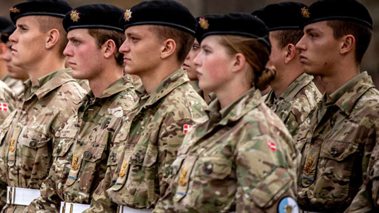 El servicio militar en Dinamarca será obligatorio también para mujeres a partir de 2026