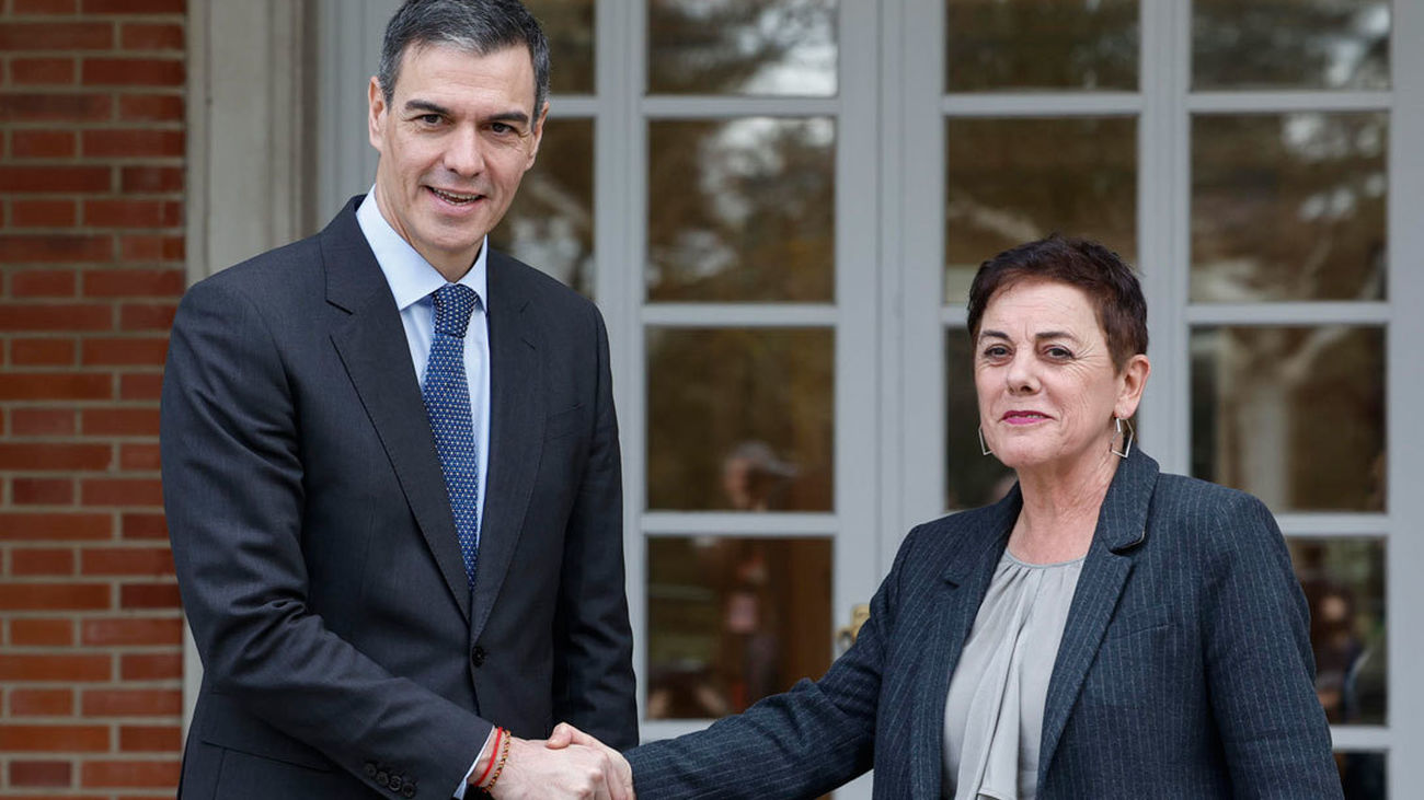 Bildu entra por primera vez en La Moncloa y Podemos lo hace con un 'No a la guerra'