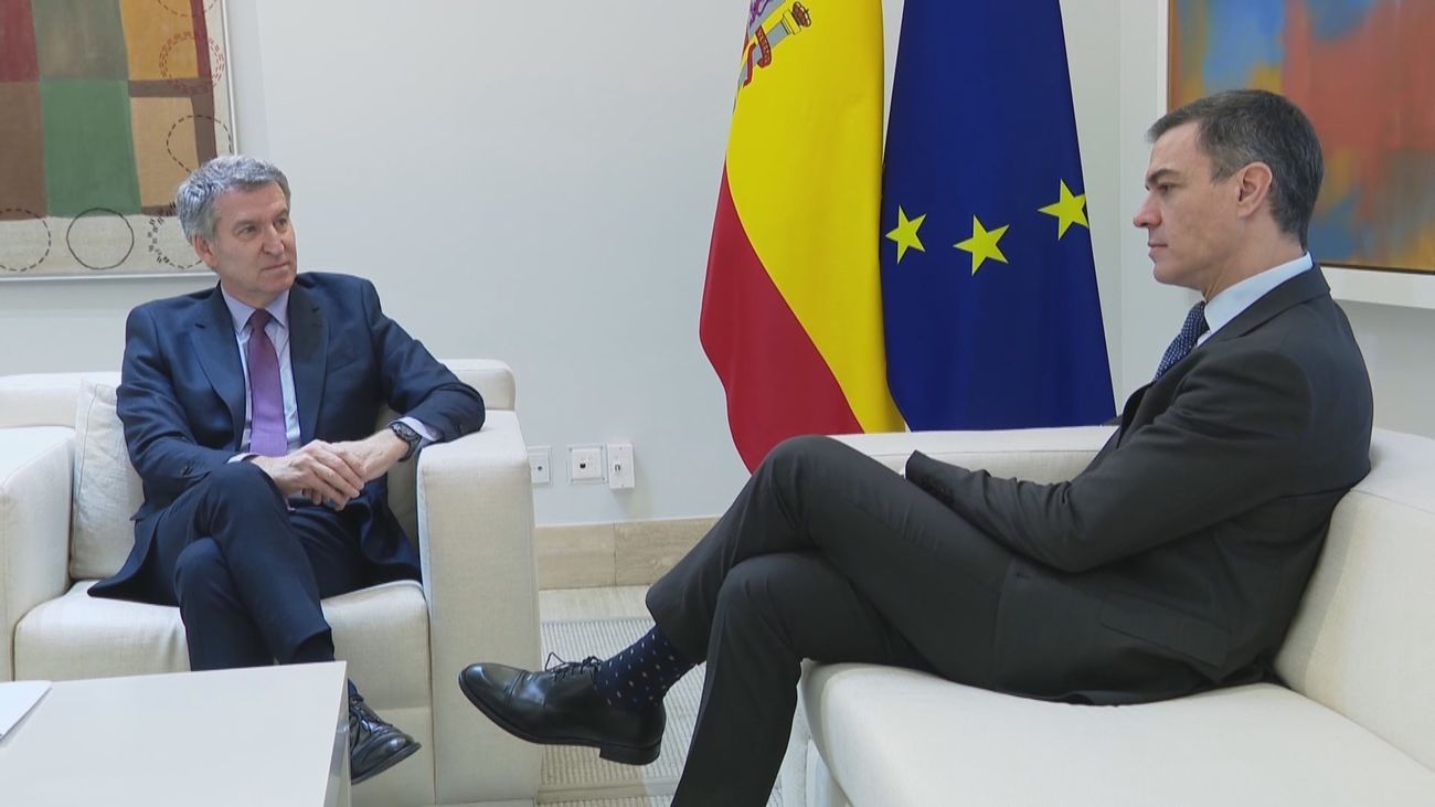 Feijóo se plantea recurrir a los tribunales si Sánchez no lleva el gasto militar al Congreso: "Nos deslizamos hacia la autocracia"