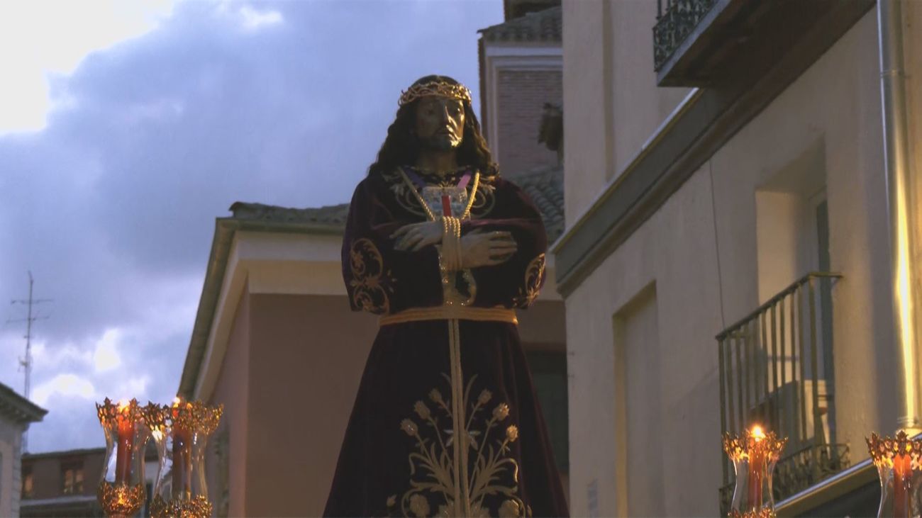 La lluvia respeta el Vía Crucis de Jesús ‘El Pobre’, de nuevo en Madrid 30 años después