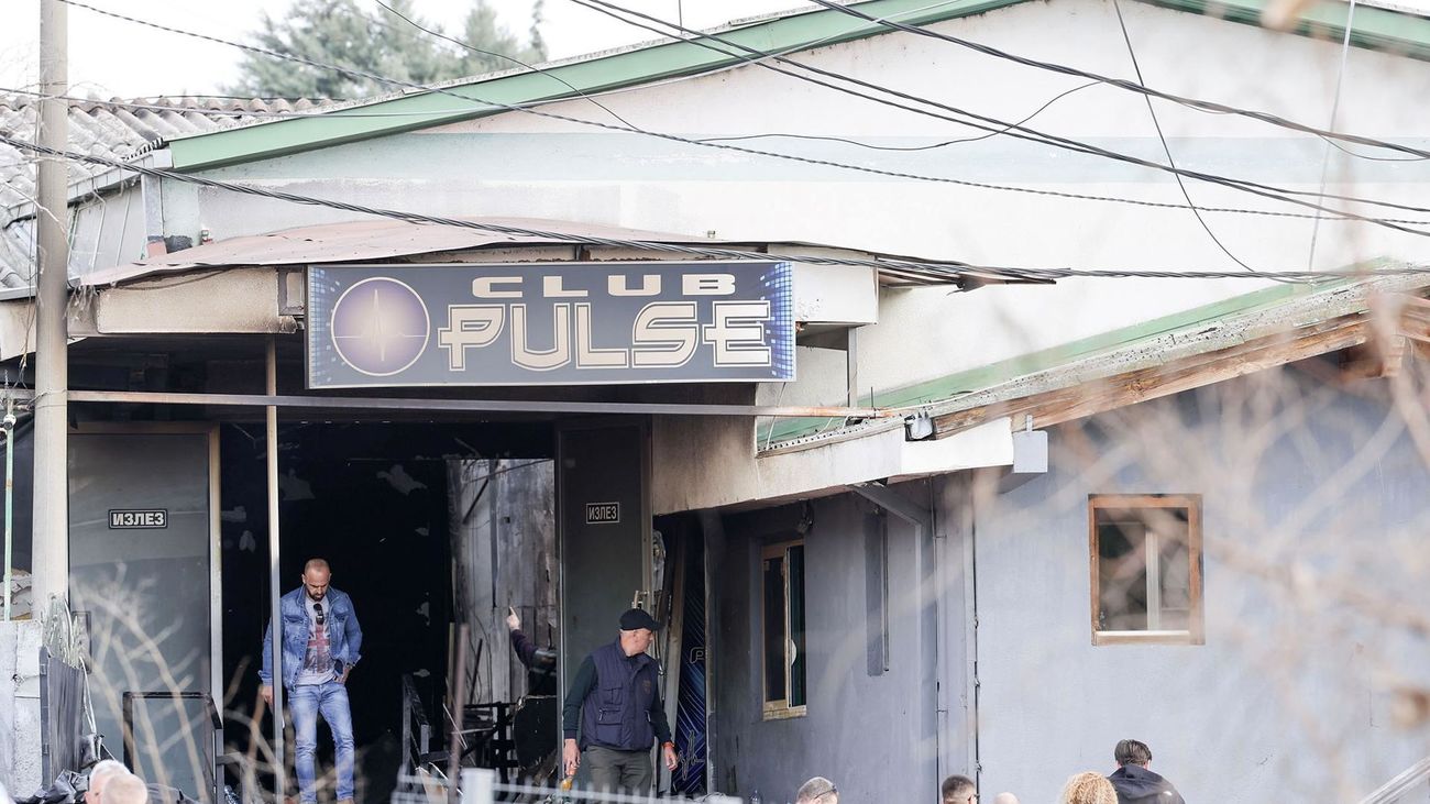 Docenas de muertos en el incendio de una discoteca en Macedonia