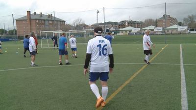 Walking Football: cuando jugar andando al fútbol se convierte en deporte para mayores