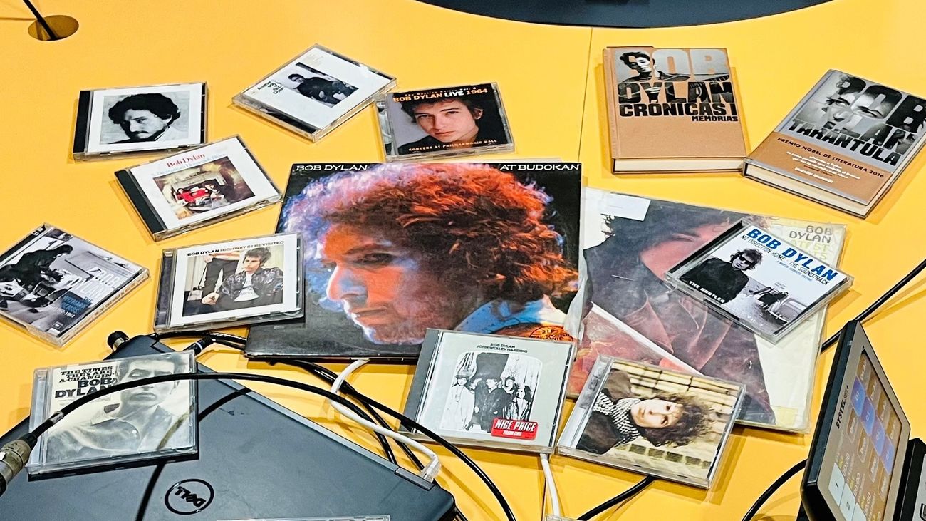 VDS 5X22 "Tertulia Sureña: Los inicios de Bob Dylan"