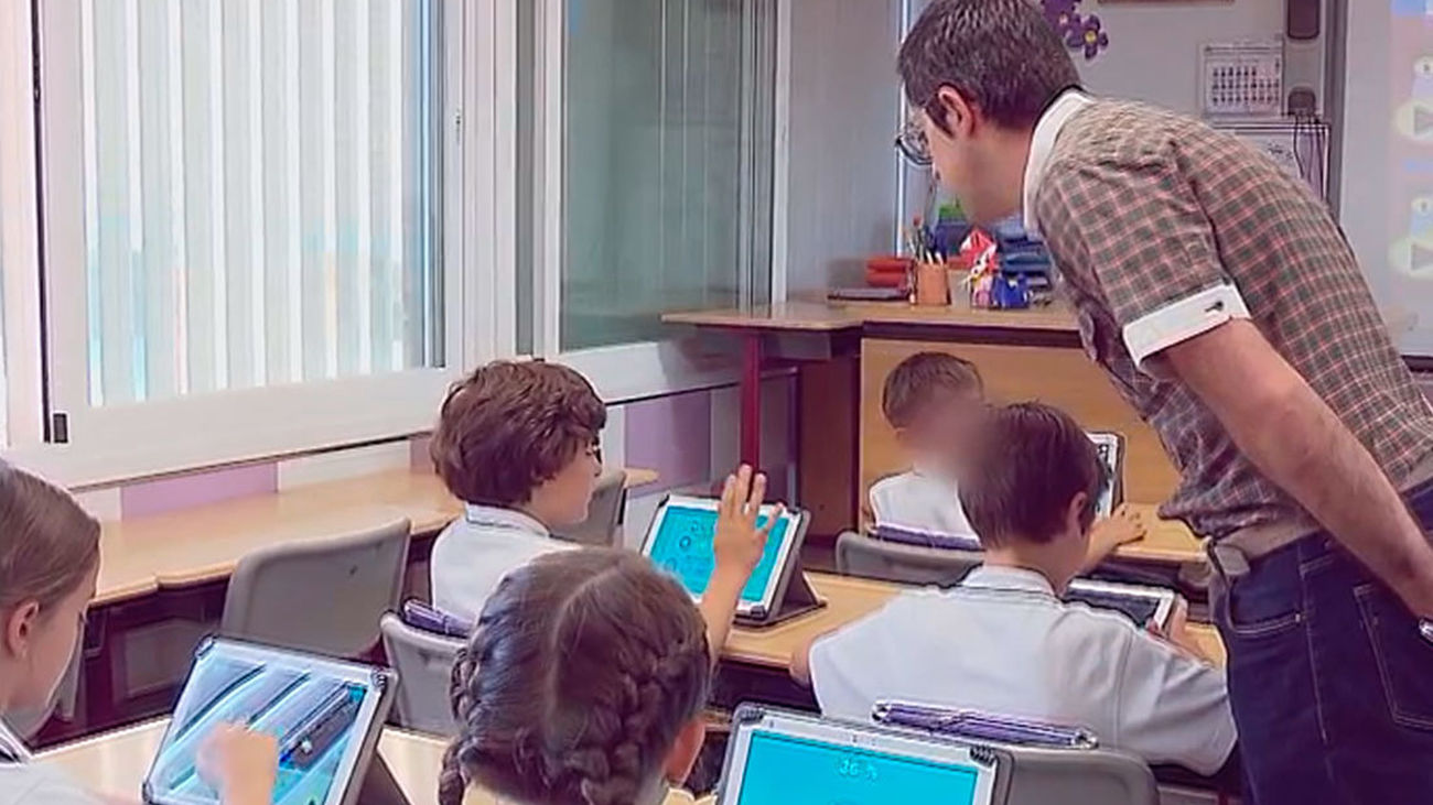La Comunidad de Madrid eliminará el uso individual de dispositivos  digitales en los colegios
