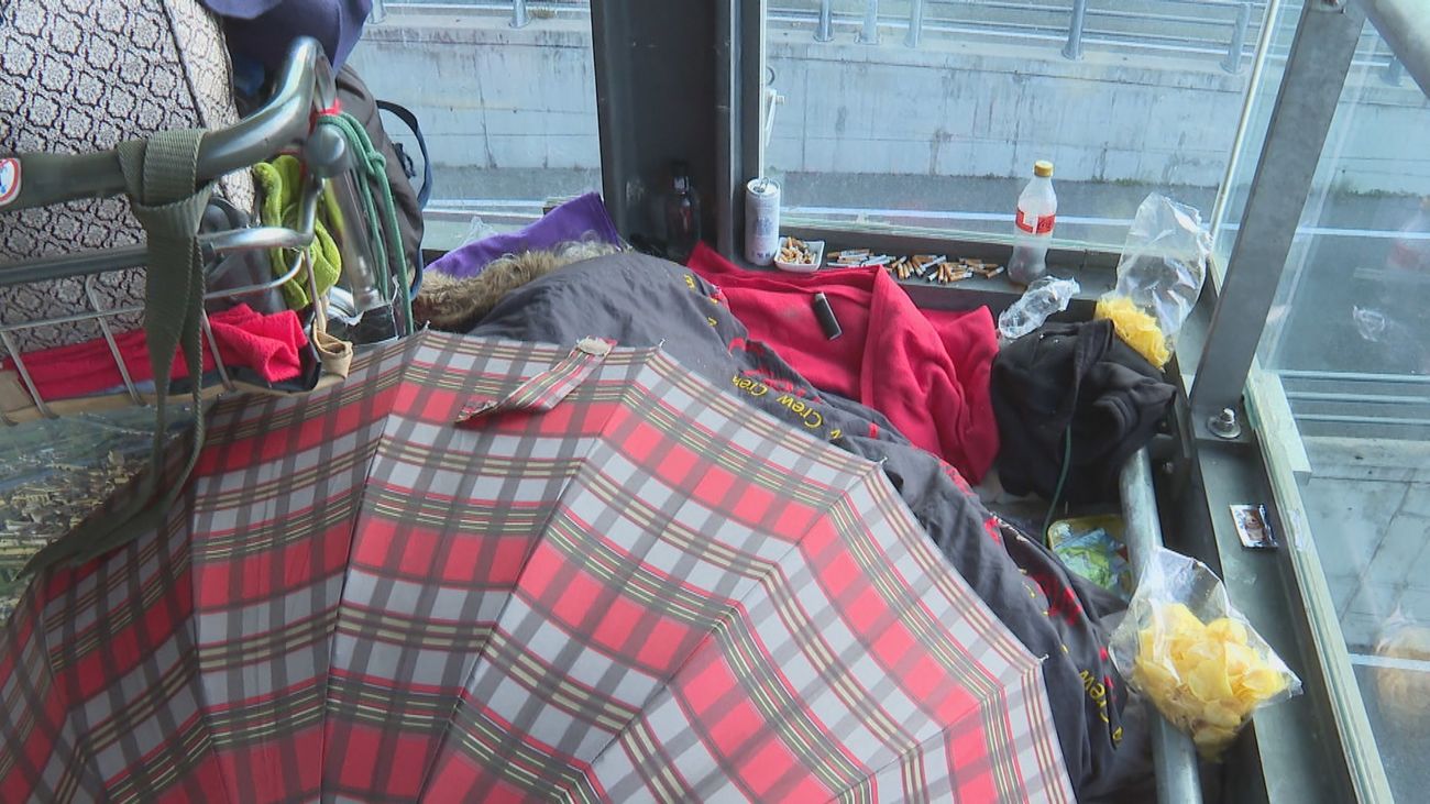 Muere un hombre sin hogar que dormía en el aeropuerto de Barajas