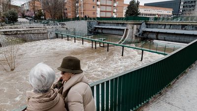 Piden quitar las compuertas del río Manzanares a su paso por Madrid