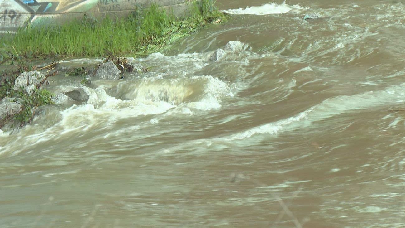 Martinho ya golpea Madrid con fuertes lluvias: preocupan el Manzanares, el Tajuña y el Guadarrama