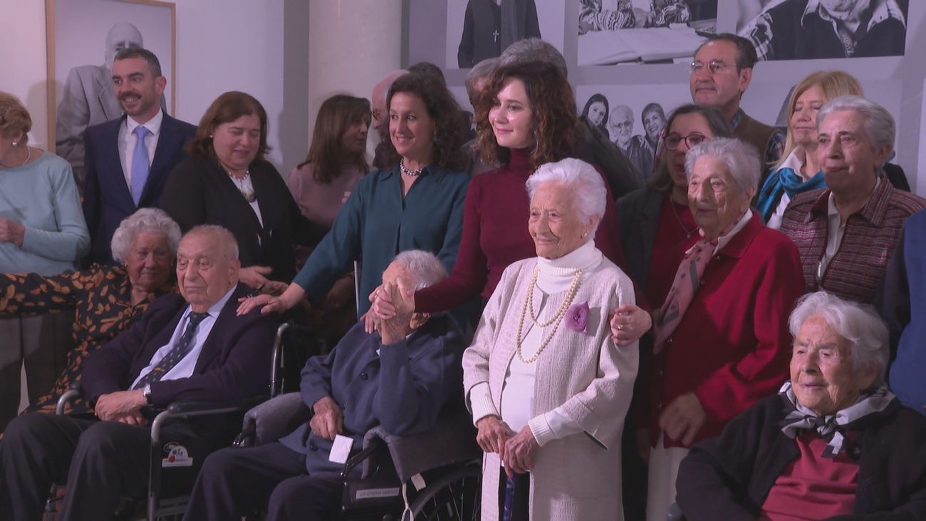 La Comunidad de Madrid homenajea a sus mayores centenarios con una exposición en Las Rozas