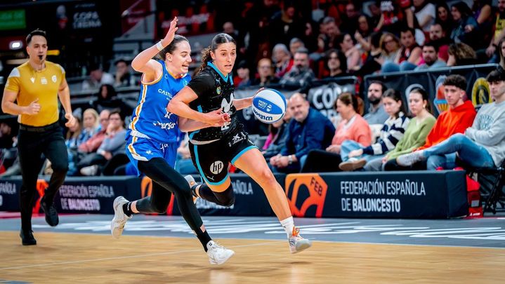 Juana Camilion ante Perfumerías Avenida / FEB