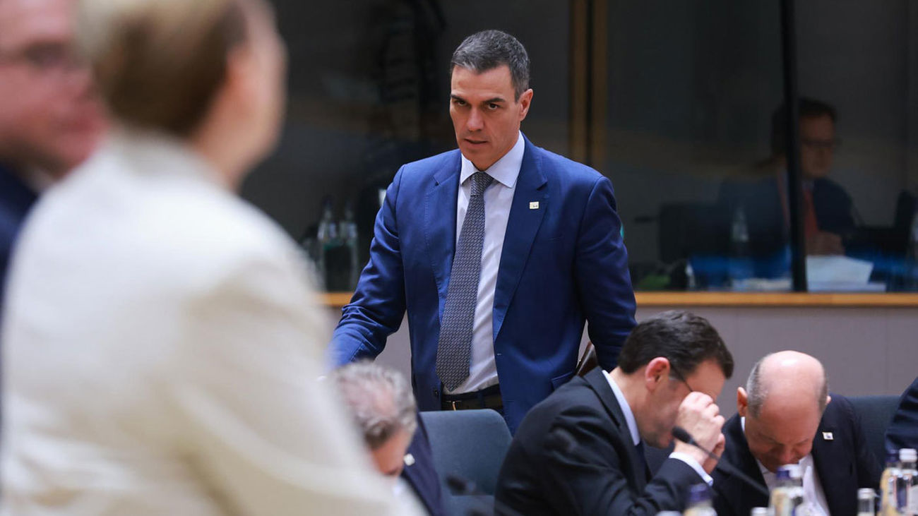 Sánchez se alinea con Meloni y Bruselas reconoce que hablar de "rearme" genera recelos