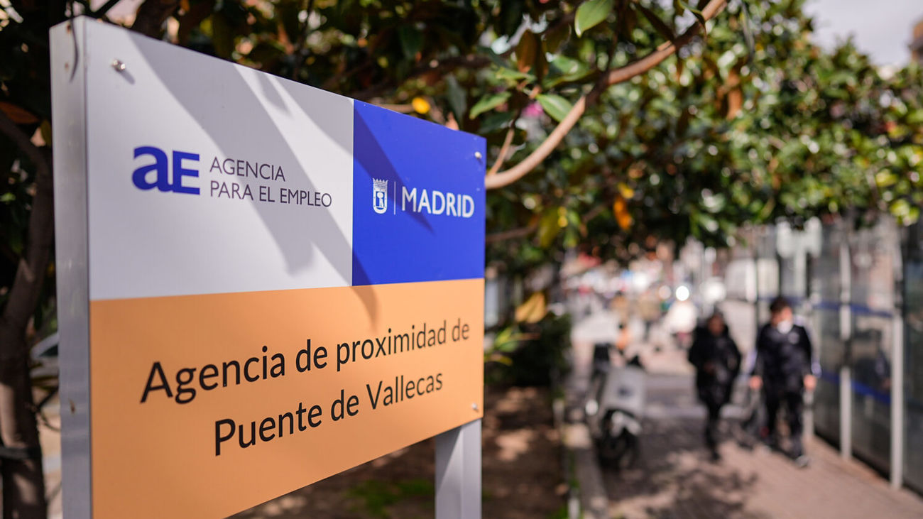 La nueva sede de la Agencia para el Empleo en Puente de Vallecas impulsará la inserción laboral del distrito