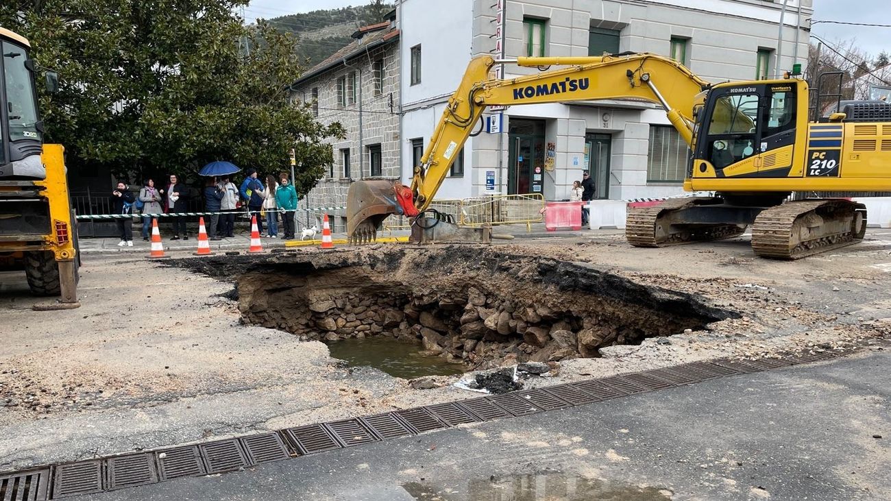 El socavón de San Rafael ahonda en la disputa entre Puente y el ayuntamiento segoviano
