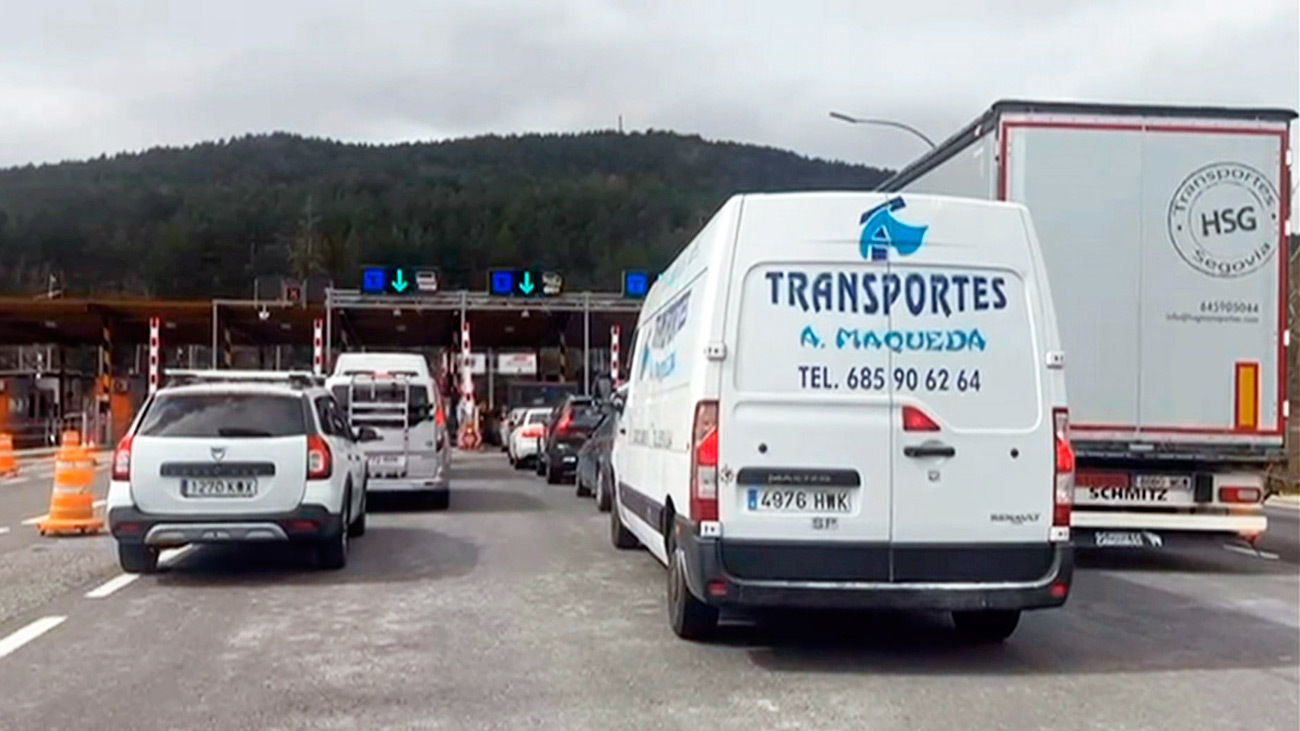 Pitada ensordecedora en el peaje de la AP-6, un día más