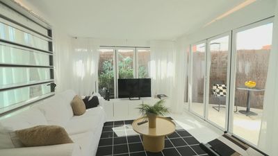 Un ático de ensueño en Chamberí: curvas, luz y amplitud en un espacio único