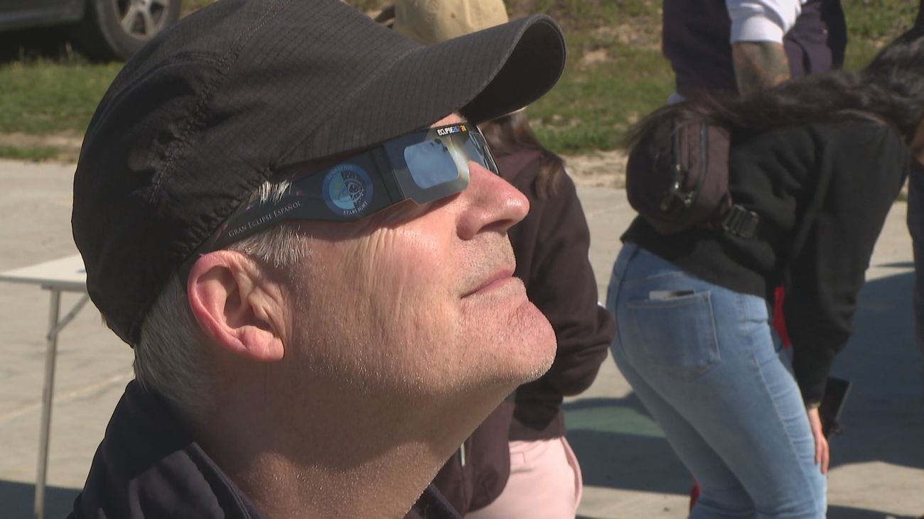 Madrid disfrutó del eclipse parcial que cubrió el 21% de la superficie solar