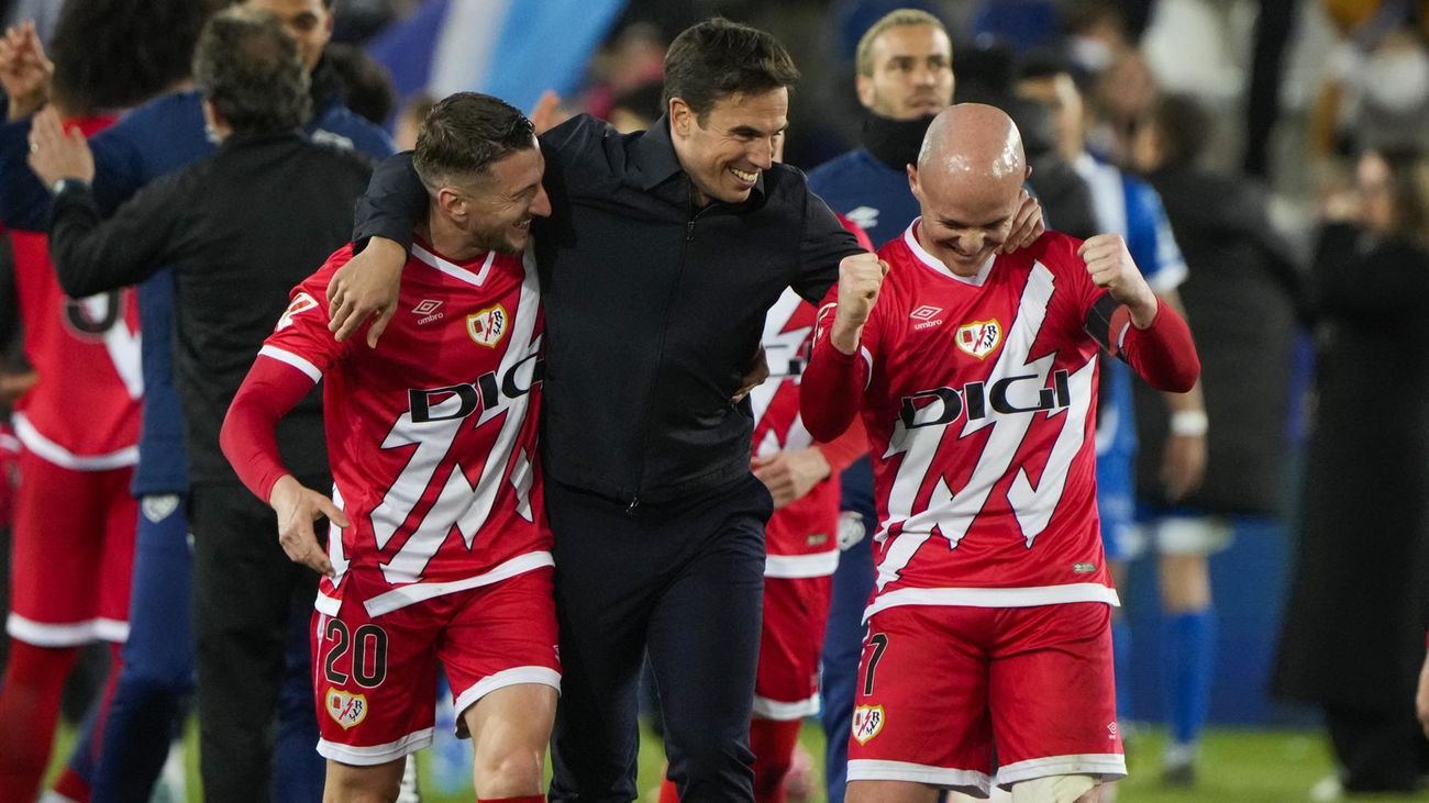 Iñigo Pérez iguala a Iraola y desborda la ilusión del rayismo