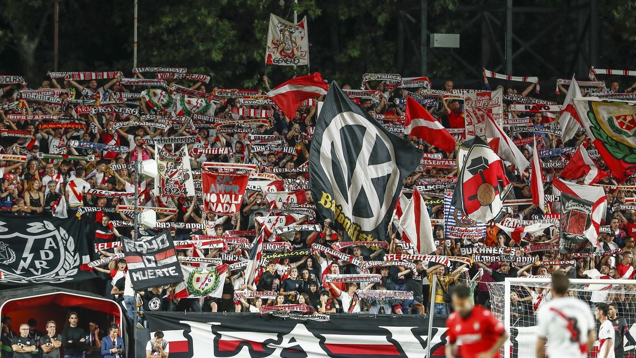 Grada de animación Estadio de Vallecas