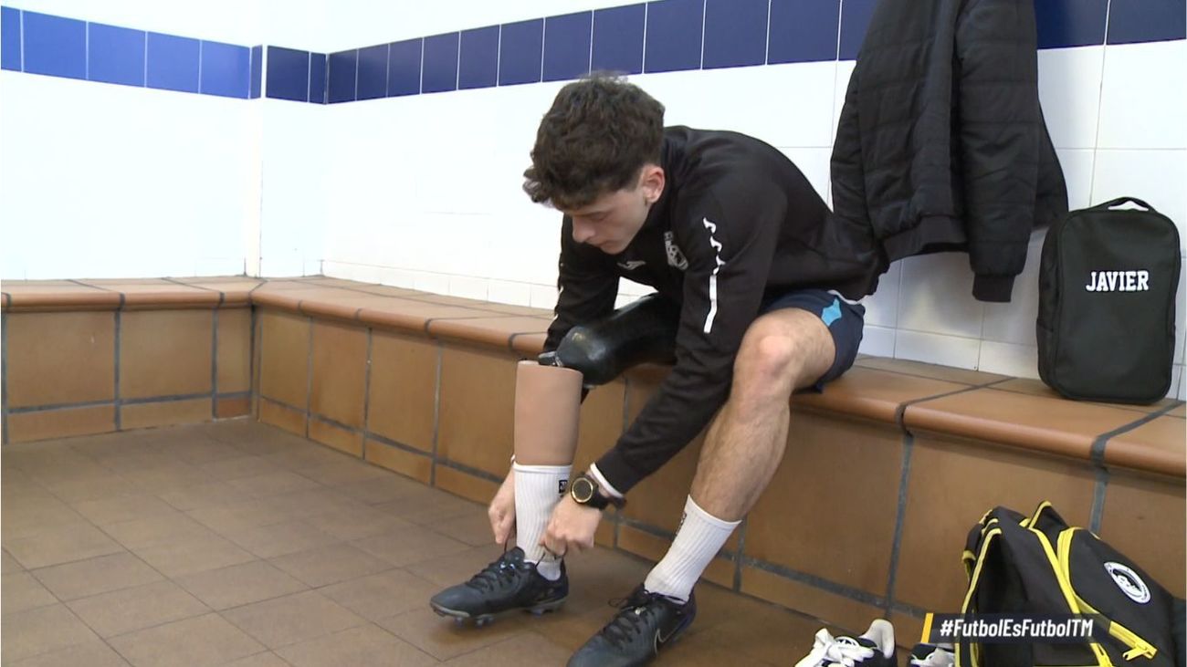 Javier Mejorada, el primer futbolista con prótesis de la RFFM