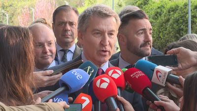 Feijóo asegura que hay "bastantes más chiringuitos" en el Gobierno que en la Universidad