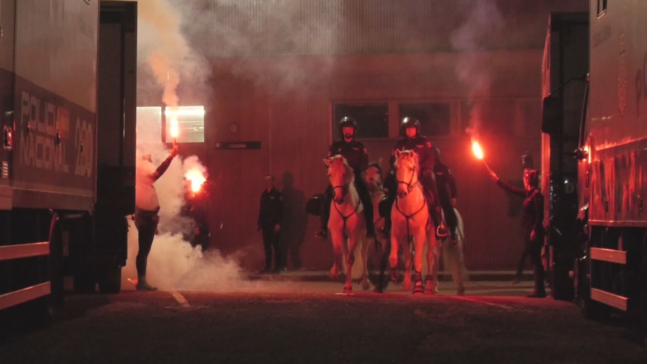La Unidad de Caballería de la Policía Nacional nos muestra cómo se prepara de cara a la Copa del Rey