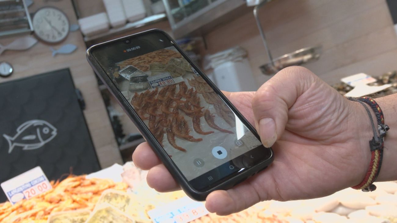 Antonio, María José o Ismael, tenderos del Mercado Maravillas que triunfan en TikTok