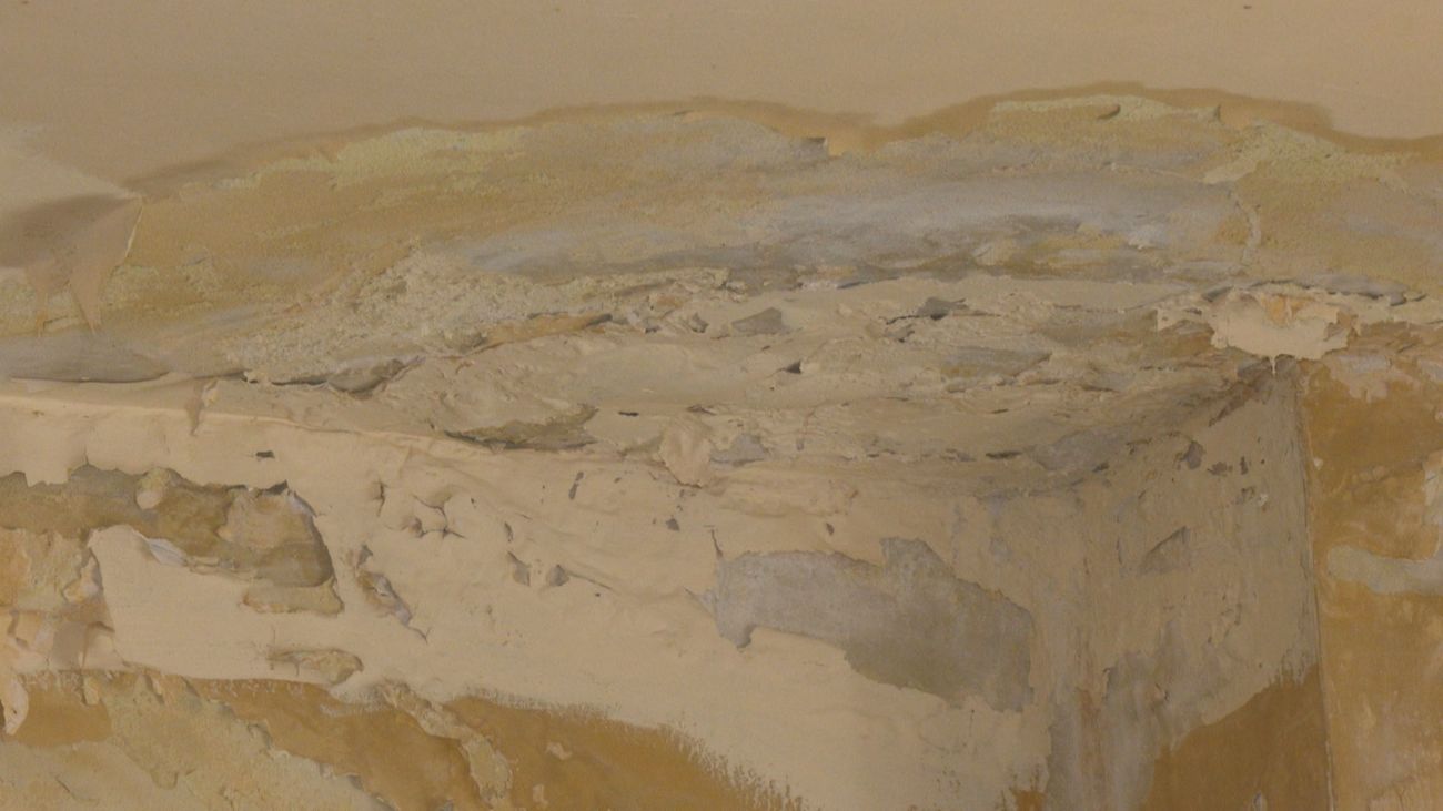 Tensión en el barrio del Pilar: humedades y conflictos de convivencia dividen a unos vecinos