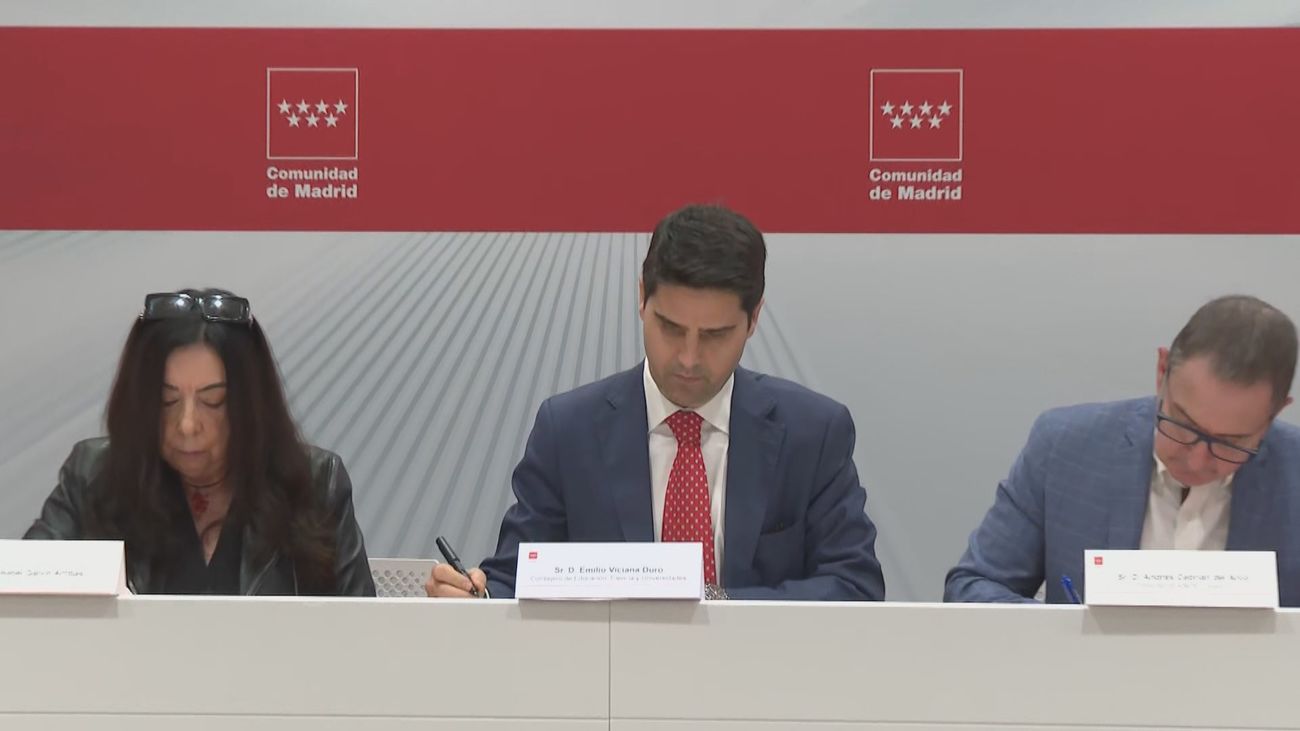 Comunidad de Madrid y sindicatos acuerdan reducir a 19 horas la jornada semanal de los profesores