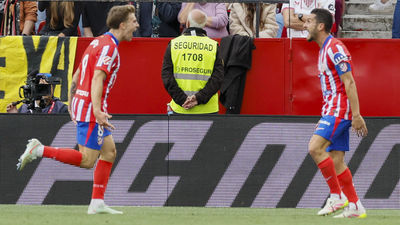 1-2. La alegría del Atlético en Sevilla va por Barrios