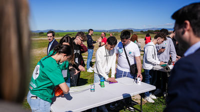 Lanzados desde Brunete los minisatélites de 400 escolares madrileños