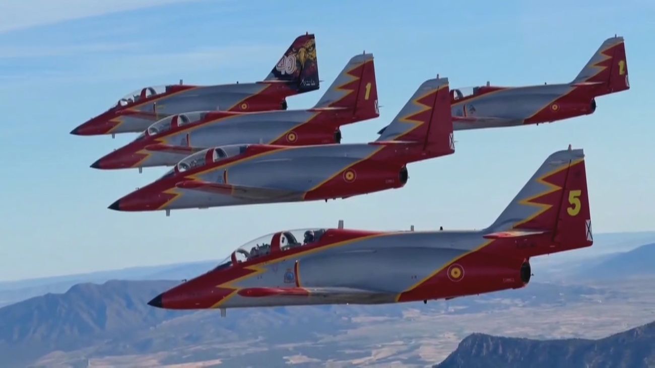 Defensa elimina el desfile aéreo de la Patrulla Águila de la celebración del 2 de Mayo