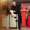 El legado de Joan Manuel Serrat ya es parte de la Caja de las Letras del Instituto Cervantes