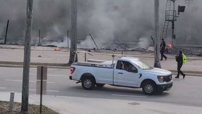 Tres muertos y un herido al estrellarse una avioneta en una avenida de Boca Ratón (Florida)