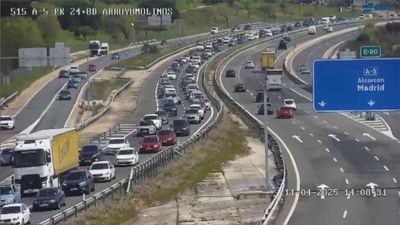 Los madrileños emprenden la operación salida de una Semana Santa de récord