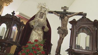 Madrid celebra el Viernes de Dolores con la procesión del Cristo del Perdón en Vallecas