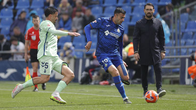 1-3. El Getafe se desploma ante Las Palmas tras quedarse con un jugador menos
