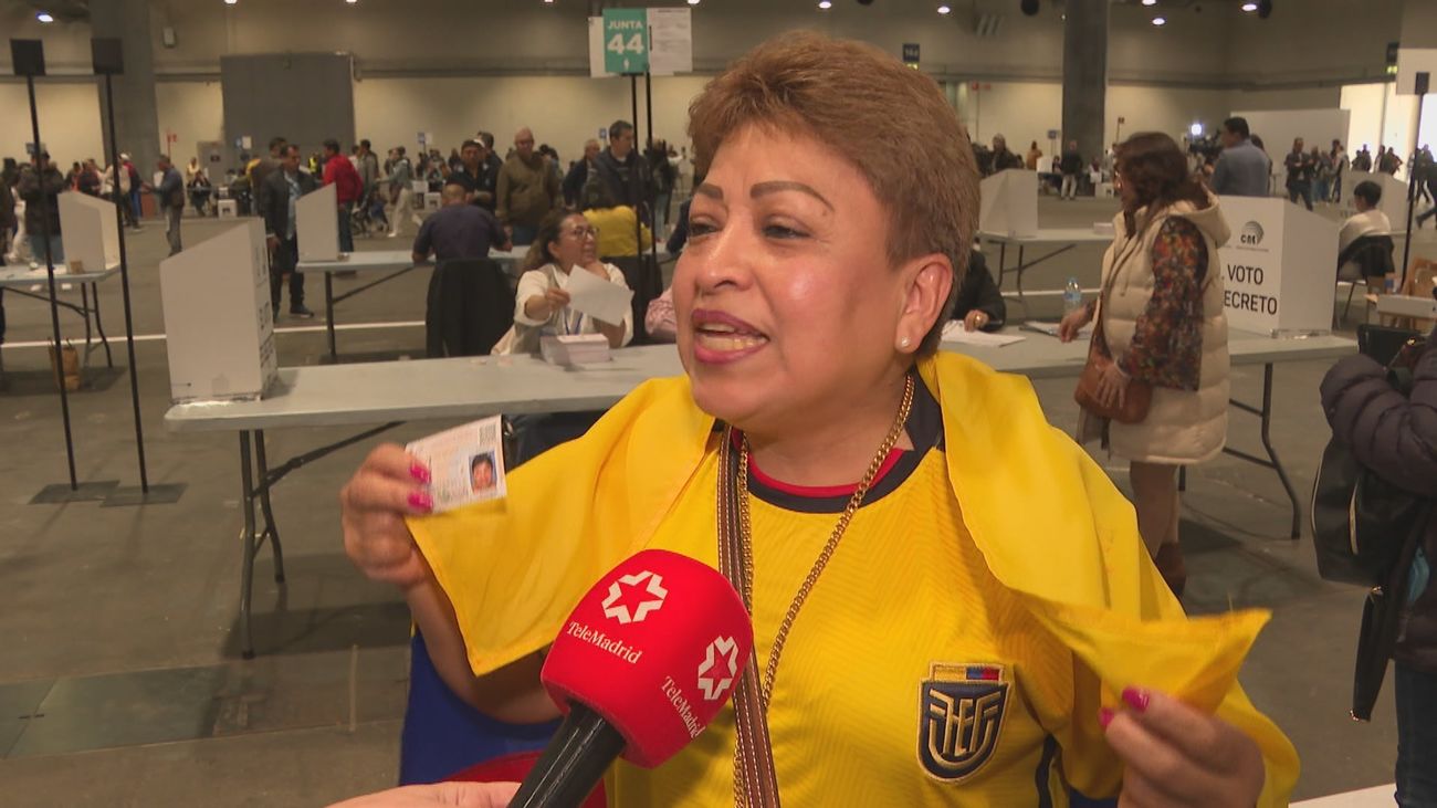 Miles de ecuatorianos votan en Madrid preocupados por la inseguridad en su país