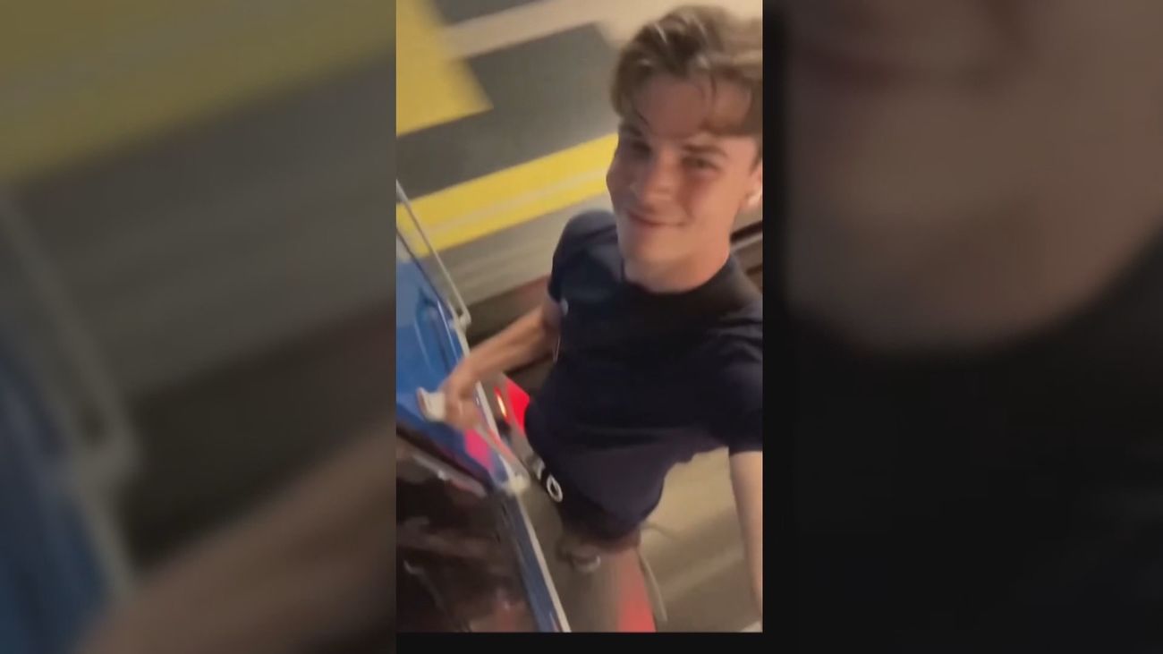 Identificado y multado el joven francés que se dedicó a hacer 'metro surfing' en Madrid