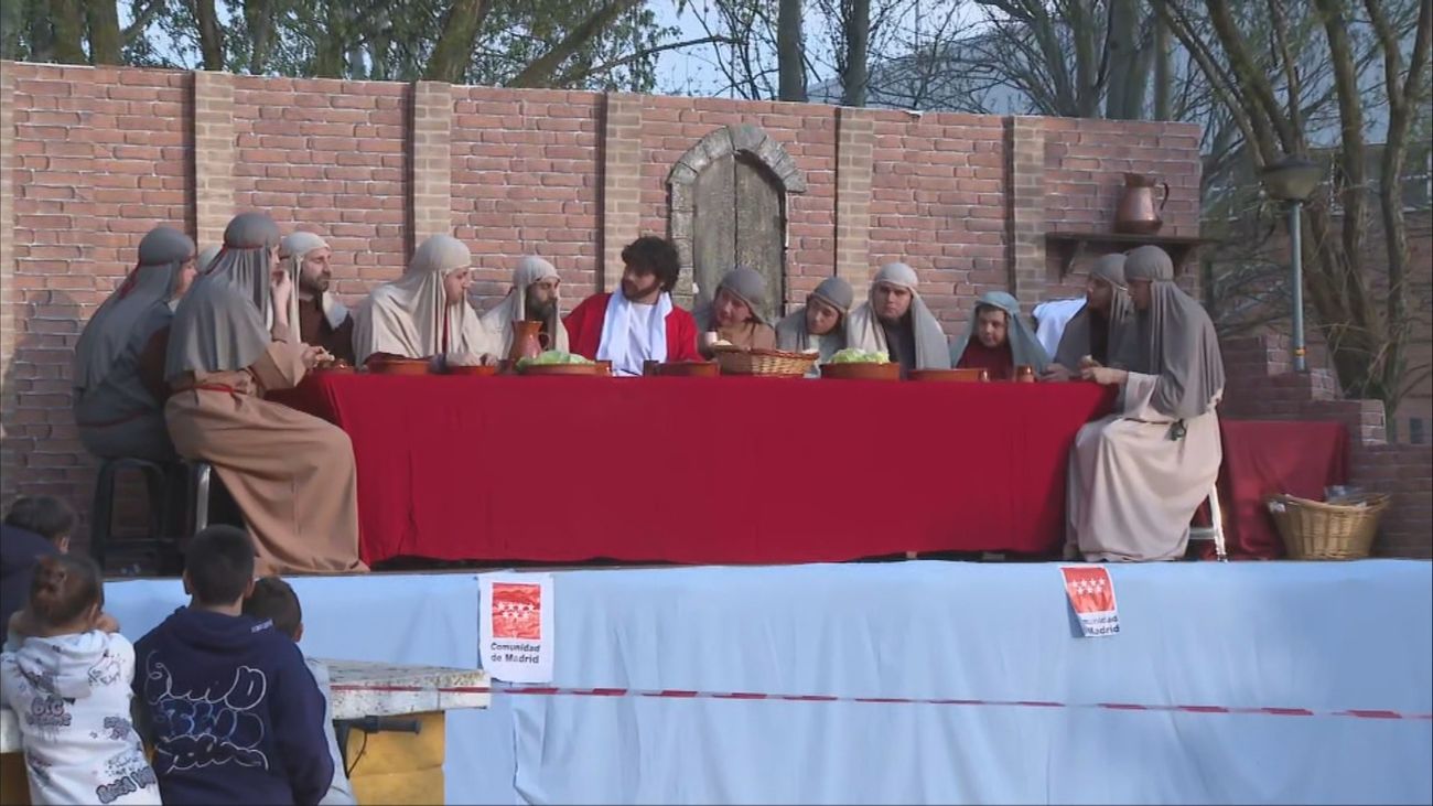 Camarma de Esteruelas se vuelca con su Vía Crucis