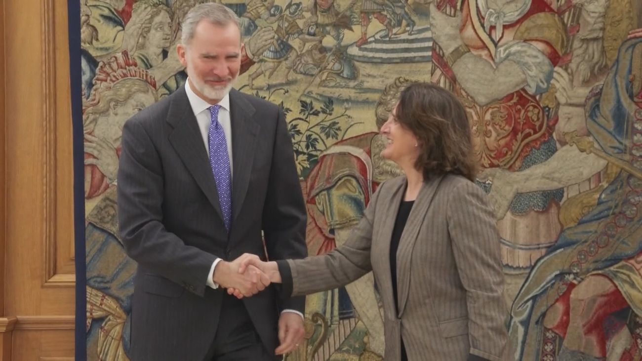 El Rey recibe en audiencia a la vicepresidenta de la Comisión Europea Teresa Ribera