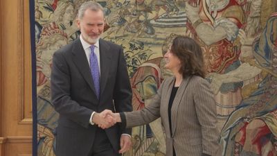 El Rey recibe en audiencia a la vicepresidenta de la Comisión Europea Teresa Ribera