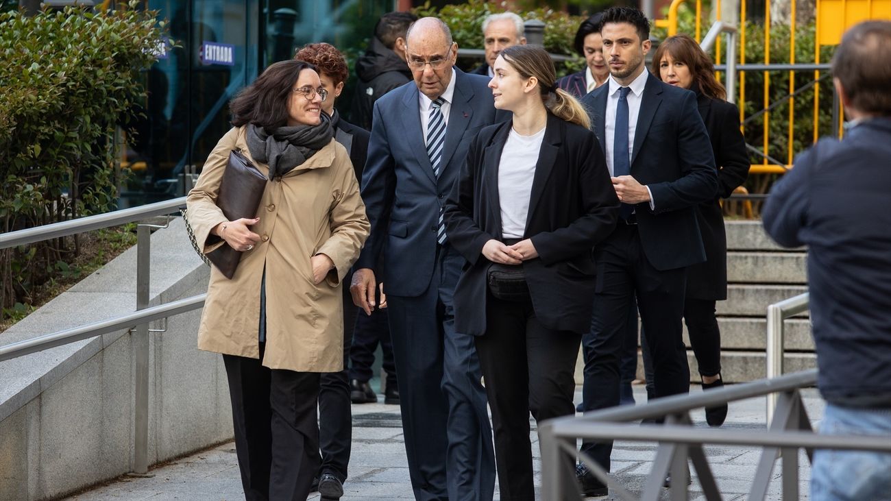 Vidal-Quadras responsabiliza ante el juez al régimen iraní del atentado que sufrió