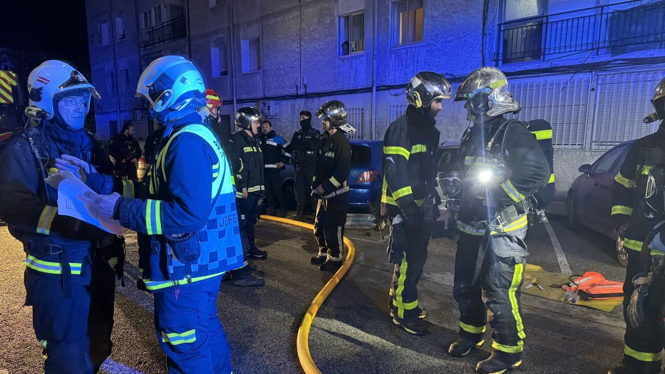 Tres personas atendidas por intoxicación en el incendio de una vivienda de Torrejón de Ardoz