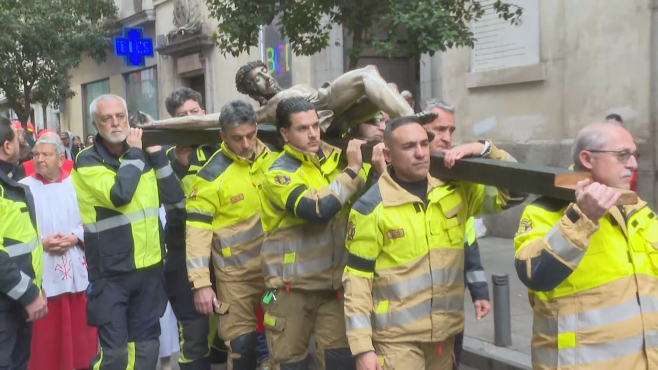 El Cristo de los Niños, homenaje a los bomberos de Alcorcón fallecidos